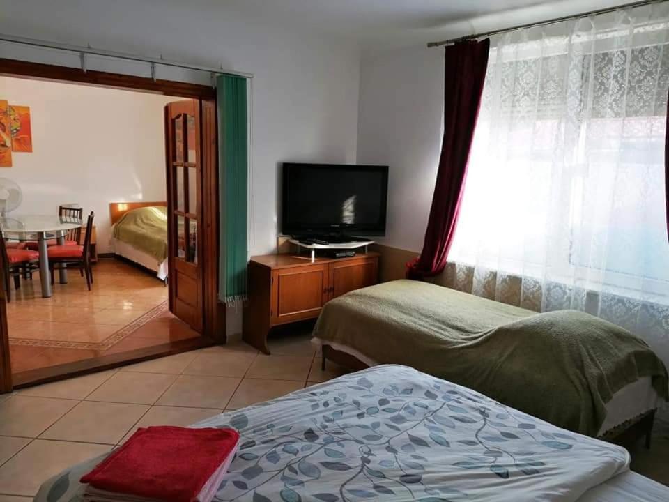 Hostel Pascalis Alesd מראה חיצוני תמונה