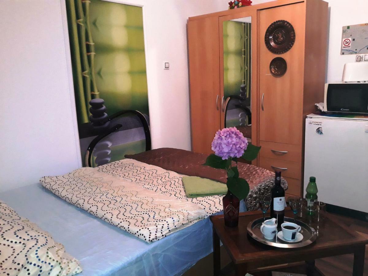 Hostel Pascalis Alesd מראה חיצוני תמונה