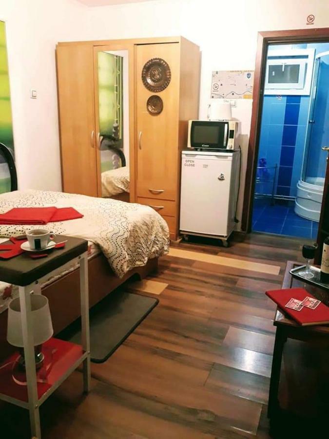 Hostel Pascalis Alesd מראה חיצוני תמונה